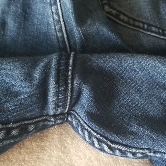 Distressed Skinny Jeans - Picture 4 of 7